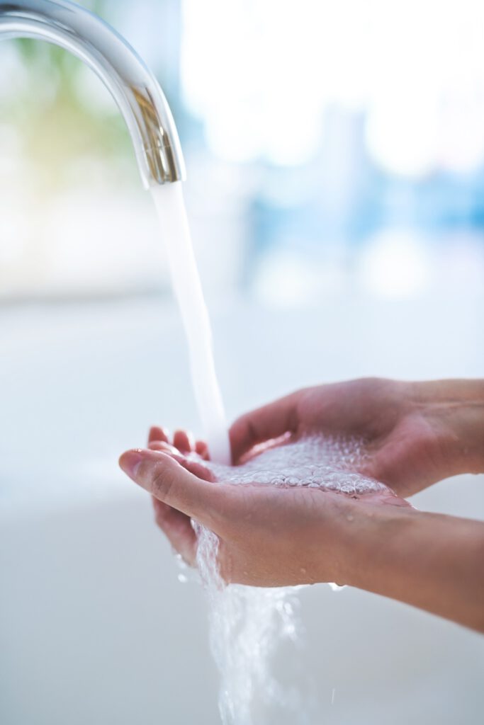 Sensorgesteuerte Armaturen: intelligente Armaturen, automatische Wasserhähne, sensorbasierte Wasserhähne, berührungslose Armaturen, smarte Badlösungen, Wandarmaturen, Auftischarmaturen, wasserlose Urinale, innovative Sanitärtechnik Mikrobiologische Trinkwasseruntersuchungen: Trinkwasseranalyse, Wasserqualitätstest, Kaltwasserprüfung, Warmwasserprüfung, mikrobiologische Wasseruntersuchung, Legionellenprüfung, Wasserhygiene, Trinkwassersicherheit